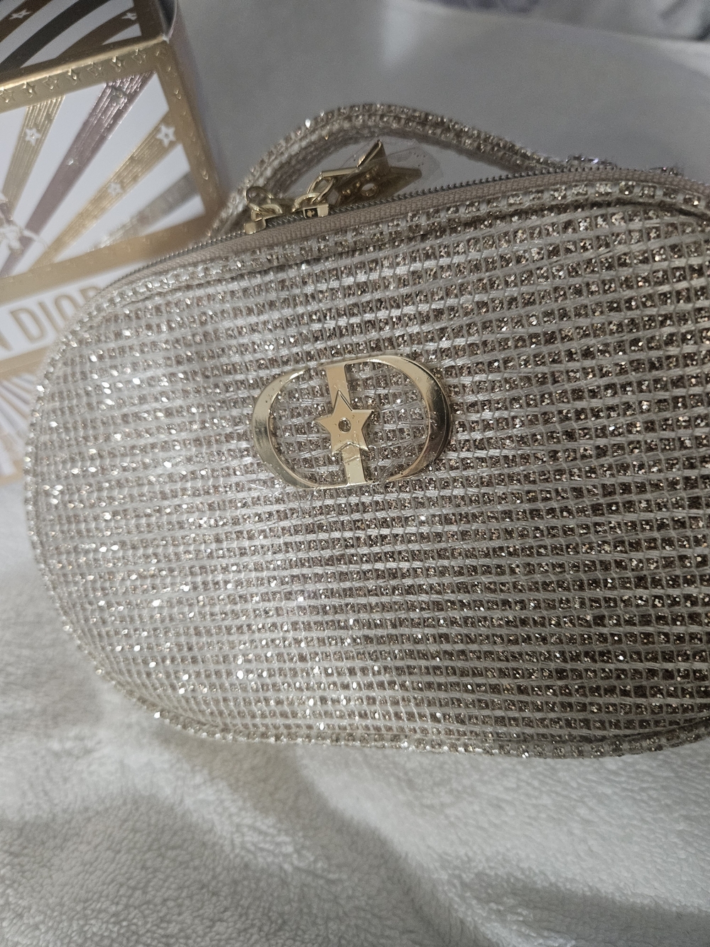 💞💘Womens Christian Dior Gold Cosmetic Bag With Chain - NWOT💞❣️ - Picture 11 of 16